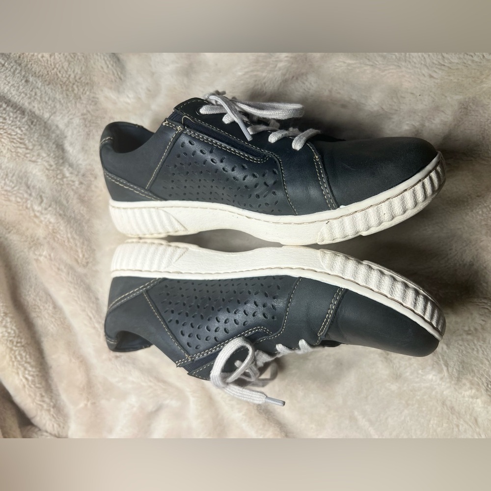 Clarks womens sneaker size 8.5 - Picture 2 of 7